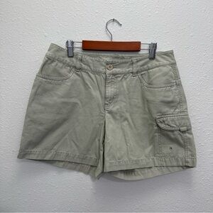 The Northface sage green size 8 regular shorts